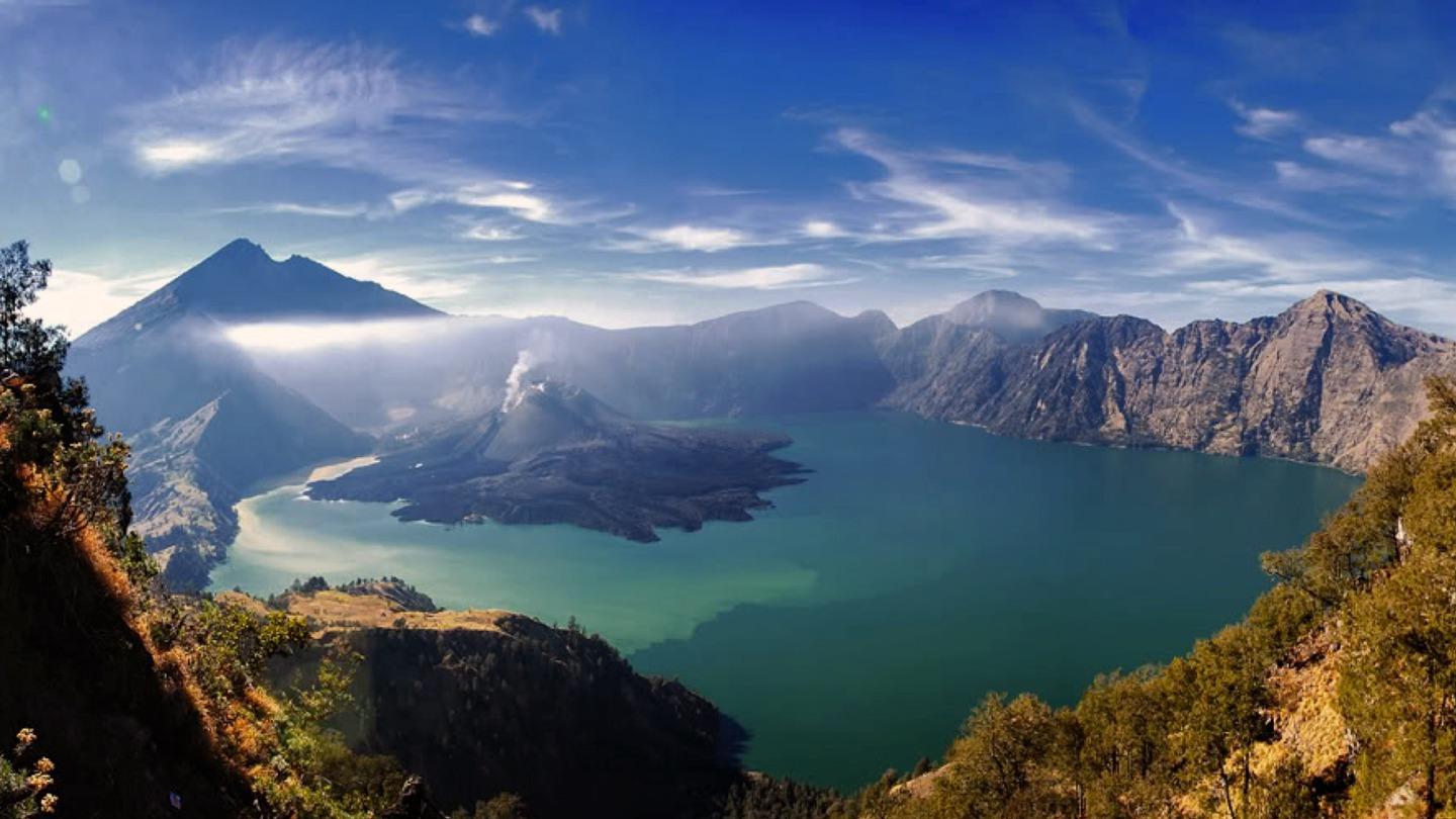 Comprehensive Trekking Guide to Mount Rinjani: Best Routes and Tips